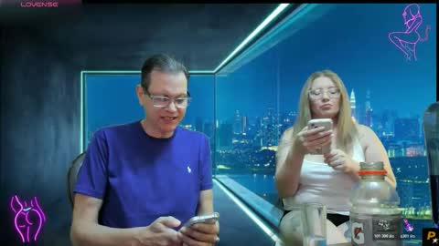 Snapshot of squirt_vip_room chatting on February 1, 2:43 am Roxy Day Mossimo Knight online show from February 1, 2:43 am