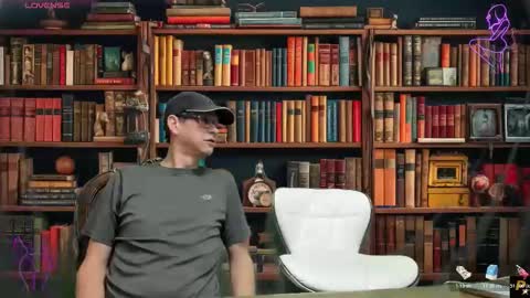 Snapshot of squirt_vip_room chatting on March 1, 2:02 am Roxy Day Mossimo Knight online show from March 1, 2:02 am