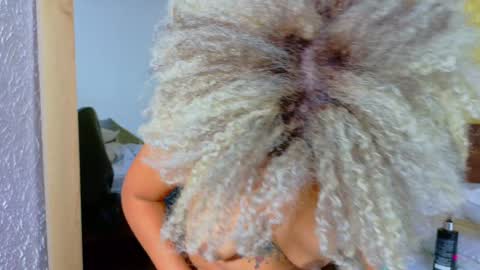 Snapshot of squirter_girl69 chatting on December 21, 3:58 am squirter_girl69 online show from December 21, 3:58 am