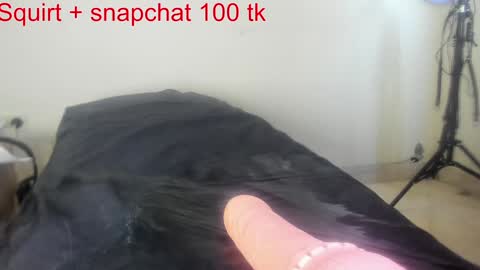 Snapshot of squirtle_girl chatting on January 21, 7:17 pm  Lizzy online show from January 21, 7:17 pm
