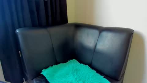 Snapshot of squirttati33 chatting on January 18, 1:29 pm Tati online show from January 18, 1:29 pm