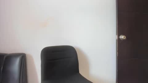 Snapshot of squirttati33 chatting on September 10, 4:51 pm Tati online show from September 10, 4:51 pm