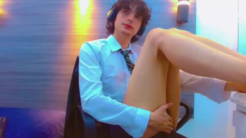 ethan online show from March 11, 1:06 pm