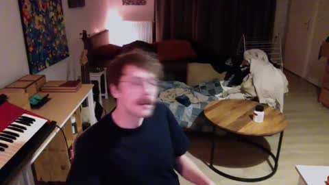 Roger online show from December 5, 7:28 pm