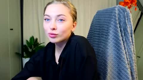 Kate online show from November 19, 2:28 pm