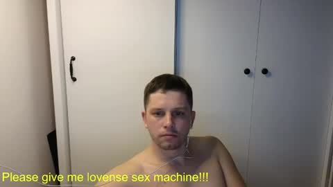 st1vemaster01 online show from April 1, 3:31 pm