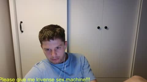 Snapshot of st1vemaster01 chatting on June 20, 2:20 pm st1vemaster01 online show from June 20, 2:20 pm