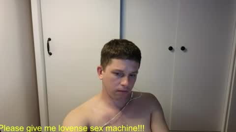 Snapshot of st1vemaster01 chatting on June 24, 2:49 pm st1vemaster01 online show from June 24, 2:49 pm