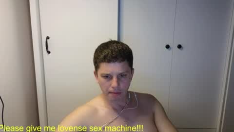 Snapshot of st1vemaster01 chatting on July 2, 1:39 pm st1vemaster01 online show from July 2, 1:39 pm