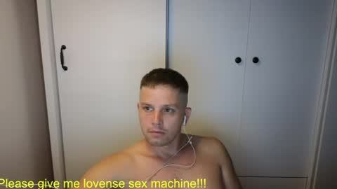 Snapshot of st1vemaster01 chatting on July 13, 2:09 pm st1vemaster01 online show from July 13, 2:09 pm