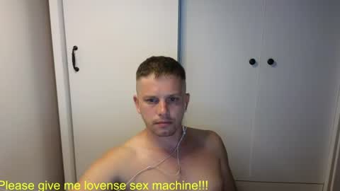 Snapshot of st1vemaster01 chatting on July 14, 12:55 pm st1vemaster01 online show from July 14, 12:55 pm