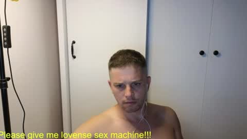 Snapshot of st1vemaster01 chatting on July 15, 2:22 pm st1vemaster01 online show from July 15, 2:22 pm