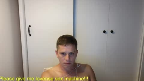 Snapshot of st1vemaster01 chatting on July 28, 2:13 pm st1vemaster01 online show from July 28, 2:13 pm