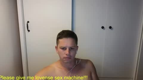 Snapshot of st1vemaster01 chatting on August 1, 3:33 pm st1vemaster01 online show from August 1, 3:33 pm