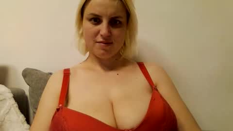 Amelly online show from January 15, 10:02 pm