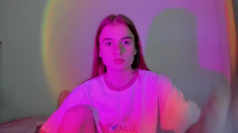 Snapshot of stacey_brow chatting on May 18, 4:02 pm stacey online show from May 18, 4:02 pm