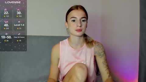 Snapshot of stacey_brow chatting on July 17, 1:45 am stacey online show from July 17, 1:45 am
