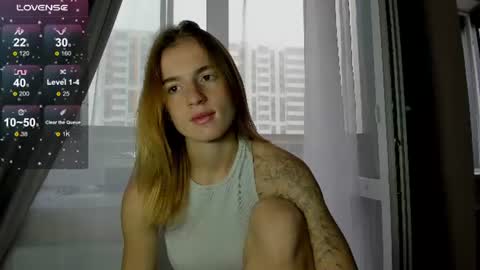 Snapshot of stacey_brow chatting on July 27, 1:12 am stacey online show from July 27, 1:12 am