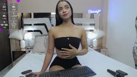 Snapshot of stacey_williams chatting on June 23, 2:42 am Stacey online show from June 23, 2:42 am