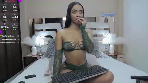 Snapshot of stacey_williams chatting on July 1, 12:34 am Stacey online show from July 1, 12:34 am