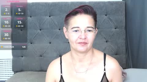 Snapshot of staceydarling chatting on November 22, 1:15 am staceydarling online show from November 22, 1:15 am