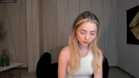 Snapshot of staceywood_ chatting on May 11, 11:49 am Stacy Woods online show from May 11, 11:49 am