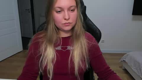 Stacy  online show from December 17, 3:29 pm