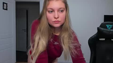 Stacy  online show from December 18, 3:18 pm