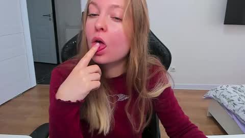 Snapshot of stacy_miraclee chatting on May 28, 10:34 am Stacy online show from May 28, 10:34 am
