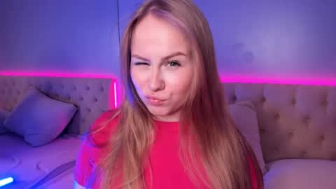 Snapshot of stacy_moorexx chatting on June 2, 8:33 pm STACY online show from June 2, 8:33 pm