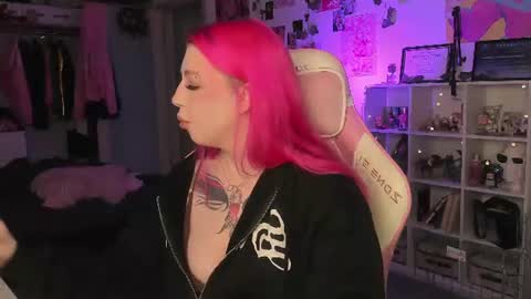 Stacy online show from August 3, 6:11 pm