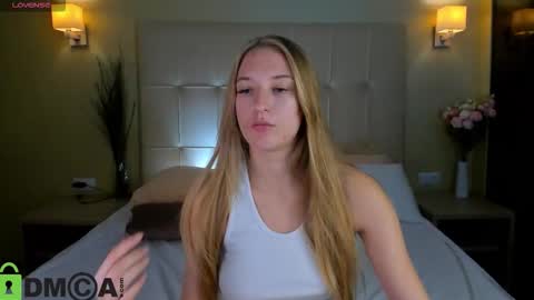 Snapshot of stacy_riiver chatting on September 19, 9:11 am Stacy Mon Tue Wed Thu Fri Sun GMT GMT 3 1000am - 0400pm online show from September 19, 9:11 am