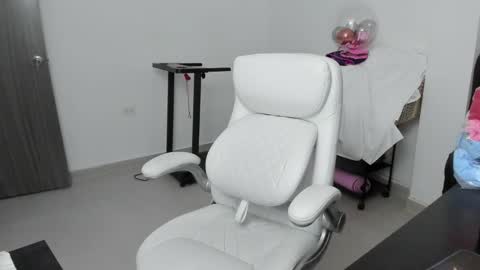 Snapshot of stacy_woods chatting on November 26, 2:23 am Zulma Yisset online show from November 26, 2:23 am