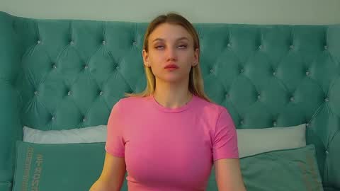 StacyEvances online show from May 4, 6:37 pm