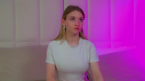StacyEvances online show from June 7, 6:22 pm