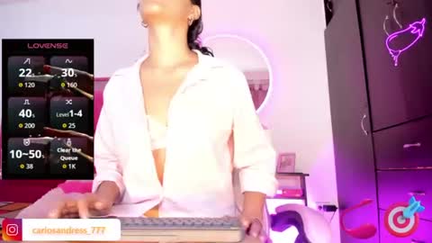Snapshot of stacyfoxx_ chatting on June 24, 5:23 pm stacy fox online show from June 24, 5:23 pm