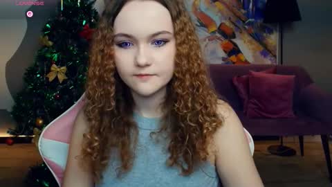 Snapshot of stacyroller chatting on March 7, 7:33 pm Violet online show from March 7, 7:33 pm