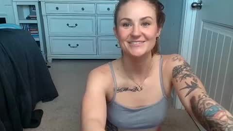 Snapshot of stacysmomm chatting on February 7, 2:58 pm Hannah Lee online show from February 7, 2:58 pm