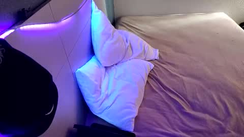 Straightupdownbad online show from November 23, 6:30 pm