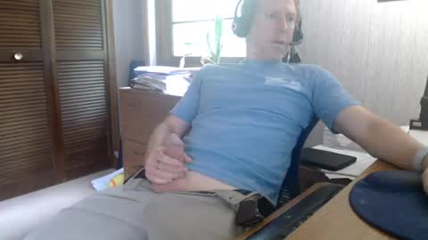 Snapshot of stanmycockup chatting on June 17, 7:59 pm StanmycockUp online show from June 17, 7:59 pm