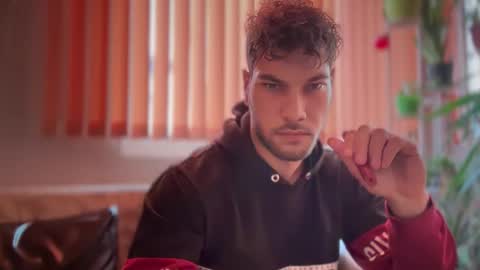 Stan online show from December 17, 1:39 pm