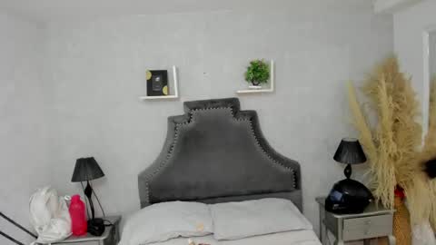 Snapshot of starbutterflyy_ chatting on June 4, 5:02 am STAR online show from June 4, 5:02 am