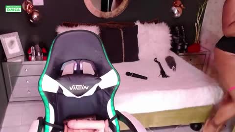 Snapshot of starhappy chatting on September 14, 1:38 am Welcome Im VICTORIA  Your love is my passion activate my love and moaning with your tips and enjoy with me online show from September 14, 1:38 am