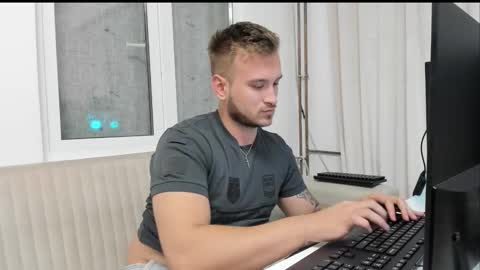 Snapshot of starkiller777550 chatting on October 9, 5:44 pm Marius online show from October 9, 5:44 pm