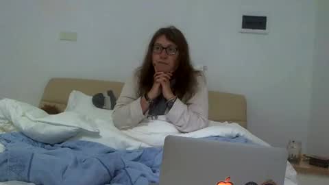 Snapshot of starlagurl chatting on January 19, 2:06 pm starlagurl online show from January 19, 2:06 pm