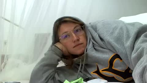 Snapshot of starlagurl chatting on March 8, 3:02 pm starlagurl online show from March 8, 3:02 pm
