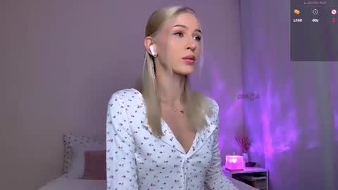 Stacey online show from July 28, 4:08 am