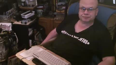 Snapshot of starterxyman chatting on October 4, 2:48 pm starterxyman online show from October 4, 2:48 pm