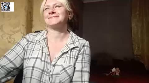 Snapshot of starvibe1010 chatting on June 15, 7:05 pm Helen online show from June 15, 7:05 pm