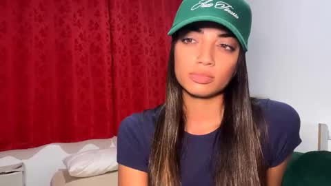 Mia online show from March 25, 5:30 pm